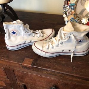 Converse All Star High-Tops 6 Women/ 4 Men